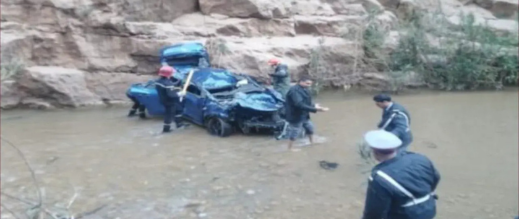 فواجع-مستجدة.-سيول-تنغير-تجرف-سيارة-وتودي-بأربعة-أشخاص-كانوا-على-متنها