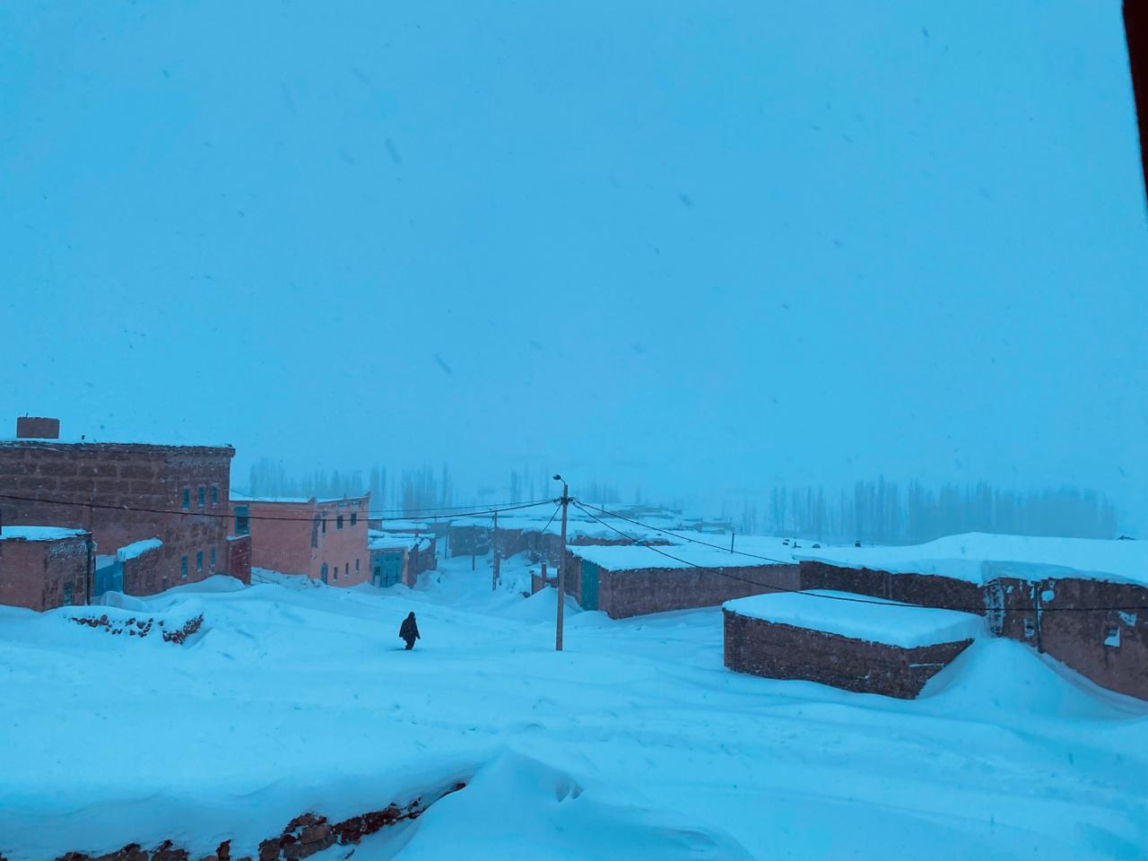 الثلوج-تحاصر-“تيلمي”-بإميلشيل-وسط-مخاوف-من-نفوق-ماشية-الرحل