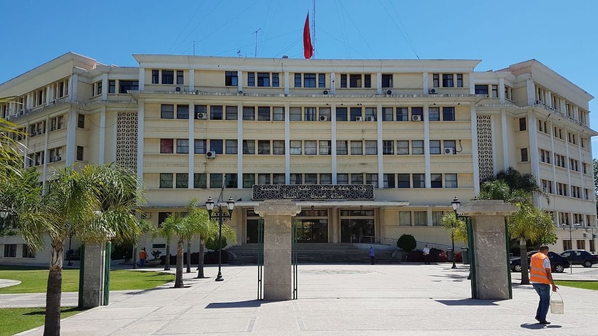 “مقصلة-العزل”-تطارد-مستشارا-جماعيا-بطنجة-بسبب-شبهة-تضارب-المصالح