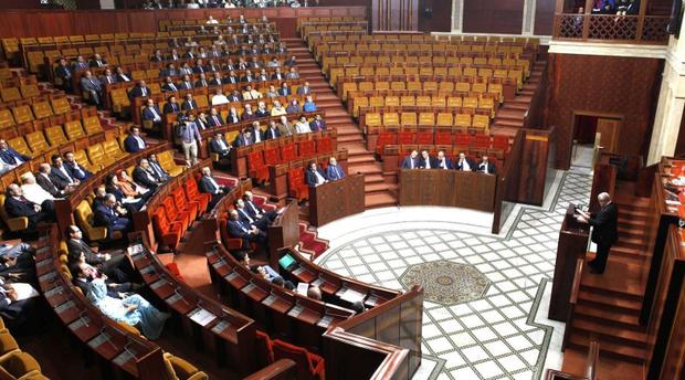 قبة-برلمانية-تتسع-للفراغ-ومقاعد-تنتظر-من-يجلس-عليها