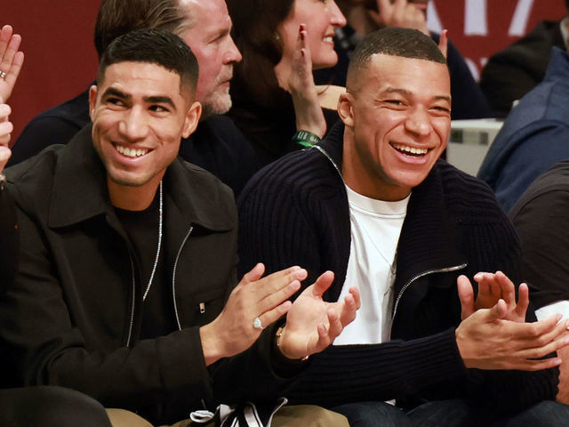 مبابي-يحلّ-بالرباط-بدعوة-من-حكيمي-لحضور-مباراة-المغرب-ومالي