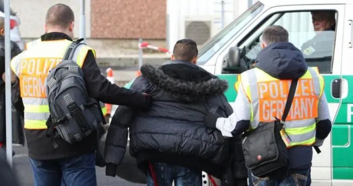 6670-مغربياً-يتلقون-أوامر-مغادرة-من-الاتحاد-الأوروبي-وسط-جدل-حقوقي