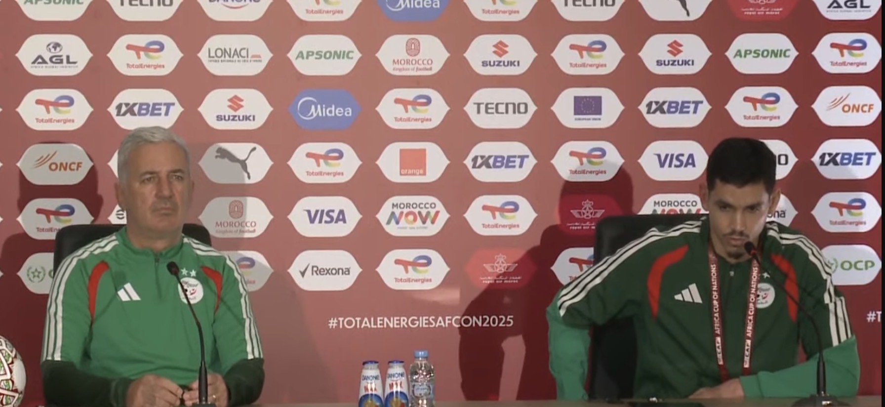 مدافع-الجزائر-عيسى-ماندي-يشيد-بتنظيم-المغرب-ل-“الكان”