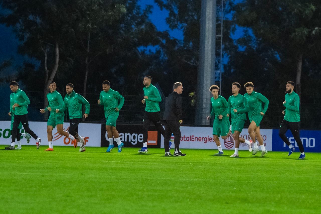 بحصتين-تدريبيتين.-الأسود-يرفعون-نسق-التحضيرات-قبل-مواجهة-تنزانيا-في-دور-الثمن