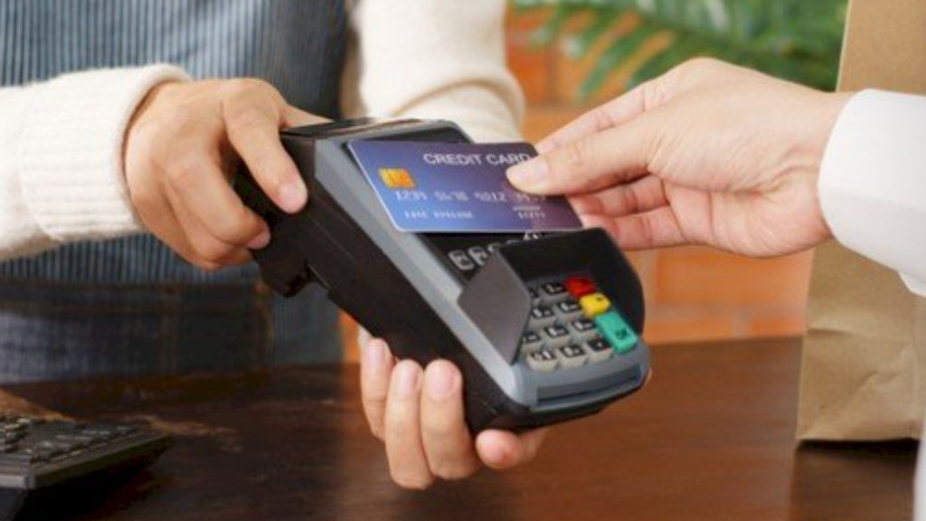 الحكومة-تتجه-لتعميم-أداء-غرامات-السير-بأجهزة-الدفع-الإلكتروني-tpe