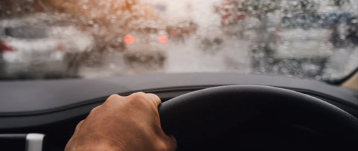 بسبب-التقلبات-الجوية.-“اوتوروت”-تدعو-مستعمليها-إلى-الحيطة-والحذر