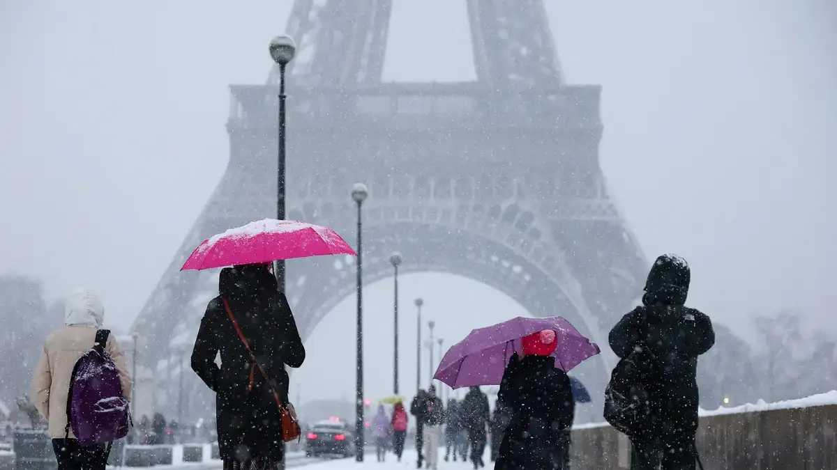 ثلوج-باريس-تشل-المطارات-وتلغي-140-رحلة-جوية