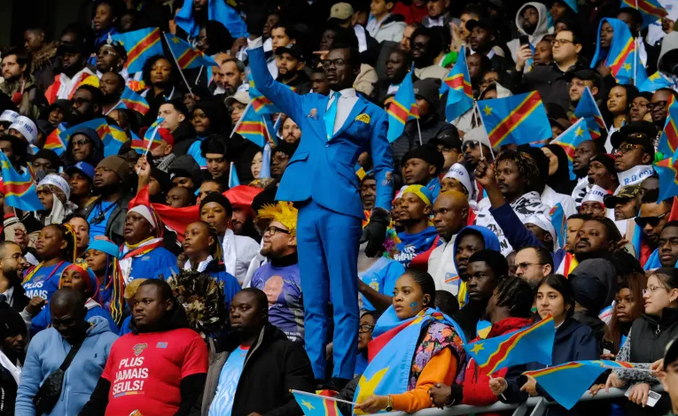 “لومومبا”-المدرجات…-حين-يتحول-الصمت-إلى-خطاب-في-ملاعب-الكان