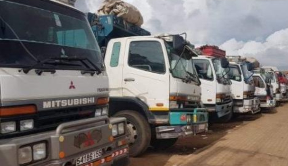 مهنيو-النقل-يراسلون-والي-البيضاء-لحل-أزمة-“باركينغ”-الشاحنات