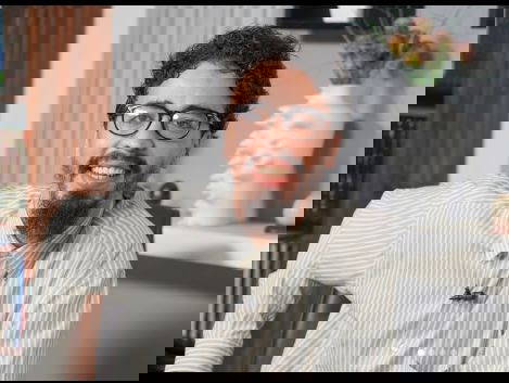 جدل-واسع-بعد-تدوينة-لهاشم-بسطاوي-تُقحم-والده-الراحل-في-صراع-فكري