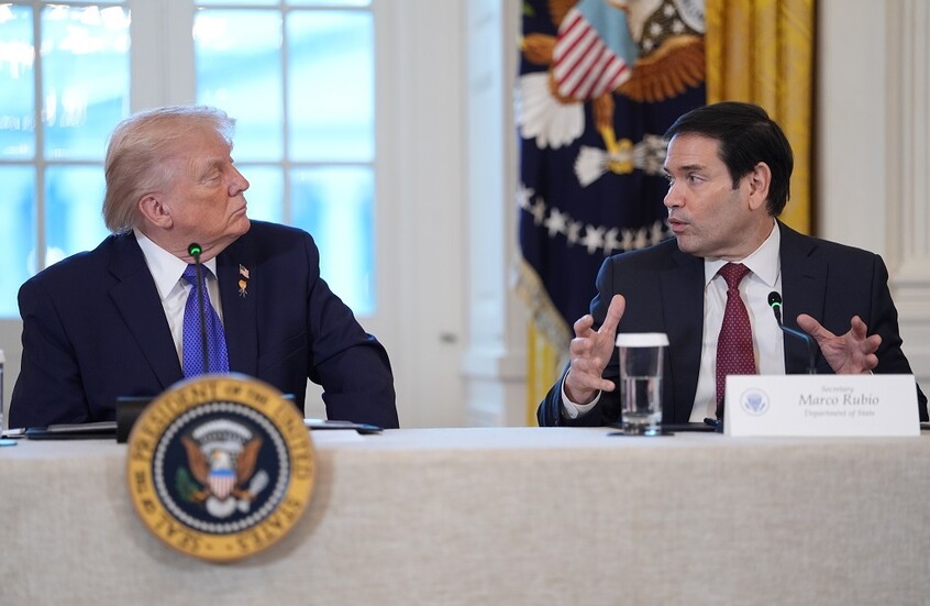 ترامب-يلمح-إلى-أن-وزير-خارجيته-قد-يصبح-رئيسًا-لكوبا