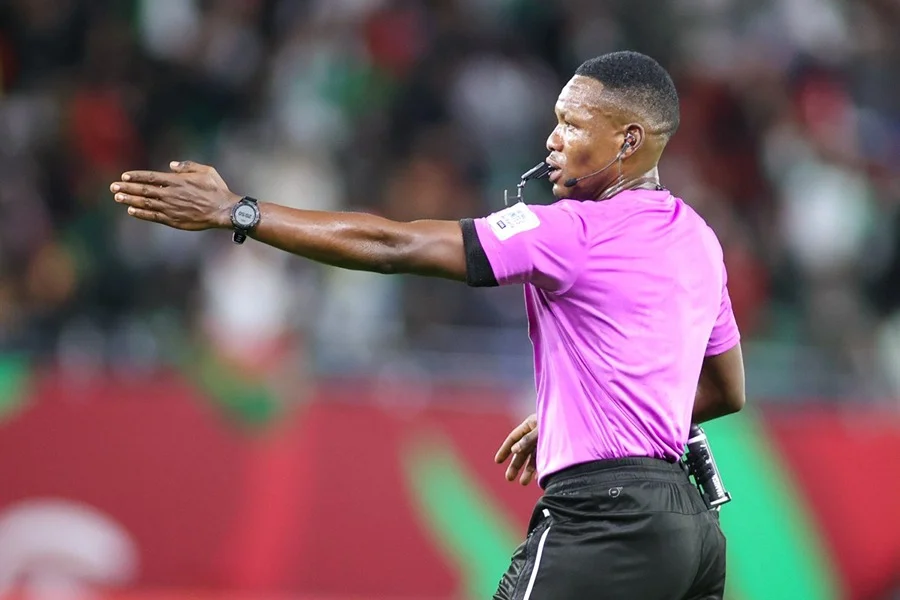 الكاف-تُعلن-عن-حكام-مباراة-المغرب-ونيجريا-في-نصف-النهائي