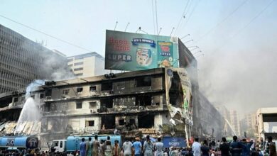 باكستان.-ارتفاع-حصيلة-ضحايا-الحريق-في-مركز-تجاري-بكراتشي-إلى-55-قتيلا