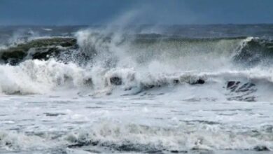 الأرصاد-الجوية-تحذر-من-أمواج-عاتية-بالسواحل-المغربية-ابتداءً-من-زوال-الجمعة