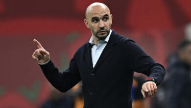 الجامعة-الملكية-المغربية-لكرة-القدم-تنفي-بشكل-قاطع-تقديم-مدرب-المنتخب-الوطني-استقالته-من-مهامه