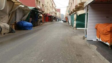 العروي.-قرار-تنظيمي-يهدد-عشرات-الباعة-الجائلون-بشارع-الزهور-بفقدان-مورد-رزقهم