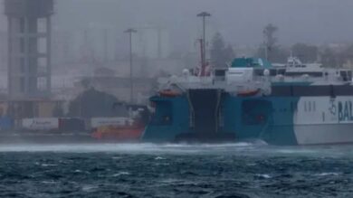 من-جديد.-العاصفة-“نيلس”-تعلق-رحلات-بحرية-بين-المغرب-وإسبانيا