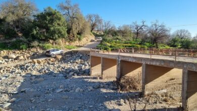 مواطنون-يغامرون-بحياتهم-وسط-الوادي-بسبب-قنطرة-مدمّرة-بتارودانت