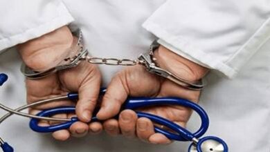 تلبس-وصراخ-داخل-المستشفى.-كيف-أسقط-كمين-النيابة-العامة-طبيبا-“تاجر”-بآلام-تلميذين