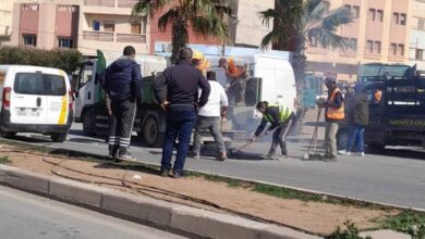 بعد-مقال-ناظورسيتي-وتفاعل-النشطاء.-تدخل-لترقيع-الحفرة-الخطيرة-بسلوان