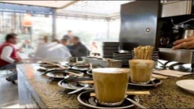 أرباب-المقاهي-والمطاعم-بالحسيمة-يحتجون-ضد-الشركة-الجهوية-للماء-والكهرباء-بسبب-غلاء-الفواتير