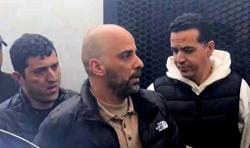 محمد-حاكي-يغادر-السجن-لوداع-والده-في-الحسيمة