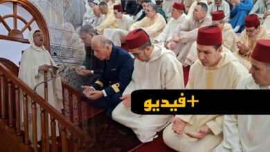 عامل-إقليم-الحسيمة-يؤدي-صلاة-عيد-الفطر-مع-جموع-المصلين-بمسجد-محمد-السادس