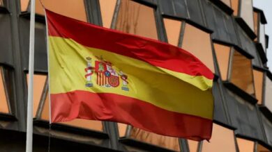إسبانيا-تعتزم-خفض-ضرائب-الوقود-والكهرباء-لاحتواء-اضطرابات-السوق