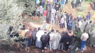 فاجعة.-مصرع-3-أشخاص-وإصابة-17-في-انقلاب-سيارة-لنقل-الركاب-بأزيلال