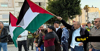 إحياء-ذكرى-“يوم-الأرض”-بساحة-الشبيبة-بالناظور.-إليكم-أبرز-ما-جاء-في-شعارات-الوقفة-التضامنية