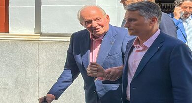 الملك-السابق-خوان-كارلوس-يعود-لإسبانيا-بعد-سنوات-من-الغياب…-ظهور-مفاجئ-يثير-الجدل