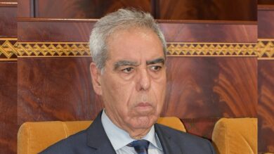 الطيبي-في-“عين-العاصفة”.-غياب-ميداني-وتمرد-داخلي-يهددان-قلاعه-الانتخابية