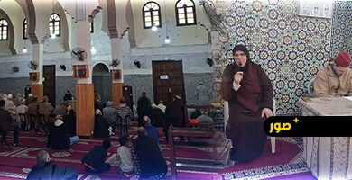 لحظات-مؤثرة-بمسجد-محمد-السادس-بالناظور.-مكسيكية-تعلن-دخولها-الإسلام-وسط-تهليلات-المصلين