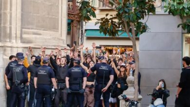 مواجهات-في-الشارع-بغرناطة-بسبب-قرار-تسوية-500-ألف-مهاجر-في-إسبانيا