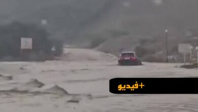 تساقطات-مطرية-بالحسيمة-وانقطاع-مؤقت-لحركة-السير-في-هذا-المحور-الطرقي