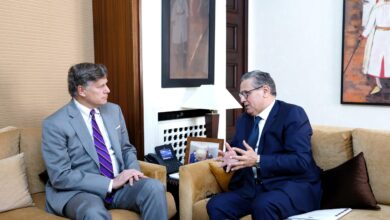 السيد-رئيس-الحكومة-يستقبل نائب-وزير-الخارجية-الأمريكي