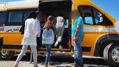 تازة.-سيارة-نقل-مدرسي-تدهس-تلميذاً-ذا-7-سنوات-وترديه-قتيلاً-بعد-نزوله-منها