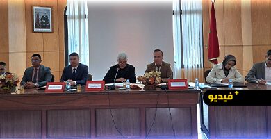مجلس-جماعة-الحسيمة-يصادق-على-أغلب-نقاط-دورة-ماي-2026-ويرفض-أخرى-لاعتبارات-قانونية