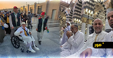 حجاج-الناظور-يؤدون-الصلاة-بالروضة-الشريفة-في-أجواء-إيمانية-مؤثرة