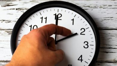 الحكومة-تحسم-ملف-الساعة-الإضافية-وتؤكد-احترام-النصوص-التنظيمية