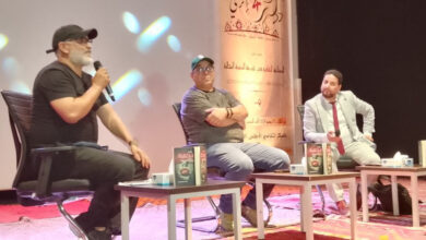 تكريم-الممثل-إدريس-الروخ-وتوقيع-رواية-“الحفرة”-بمهرجان-“إثري”-بالخميسات