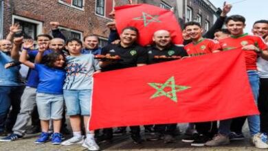 صحيفة-هولندية:-مواجهة-المغرب-وهولندا-تتجاوز-كرة-القدم-إلى-قضايا-الهوية-والانتماء