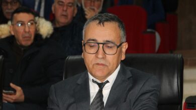 بعد-عقد-من-العطاء.-علي-أزديموسى-يغادر-عمادة-كلية-الناظور