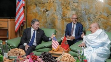رئيس-جماعة-العيون-يستقبل-السفير-الأمريكي-ويستعرض-المؤهلات-التنموية-والاستثمارية-للمدينة