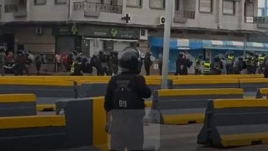 مئات-القاصرين-يعاودون-محاولة-اقتحام-معبر-باب-مليلية-وسط-مواجهات-مع-القوات-العمومية