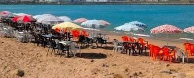 مصطافون-يطالبون-بتحرير-شواطئ-رأس-الماء-من-الاحتلال-العشوائي-للكراسي-والخيام