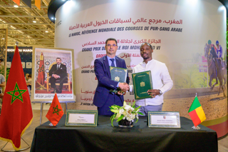 الشركة-الملكية-لتشجيع-الفرس-والاتحاد-البنيني-لرياضات-الفروسية-يوقعان-اتفاقية-لتطوير-قطاع-الخيل-في-بنين