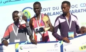 العداء-الكيني-دانييل-كيبرونو-سانغ-يفوز-بلقب-الدورة-الـ17-لـ”مصرف-المغرب-ماراطون-الدار-البيضاء”